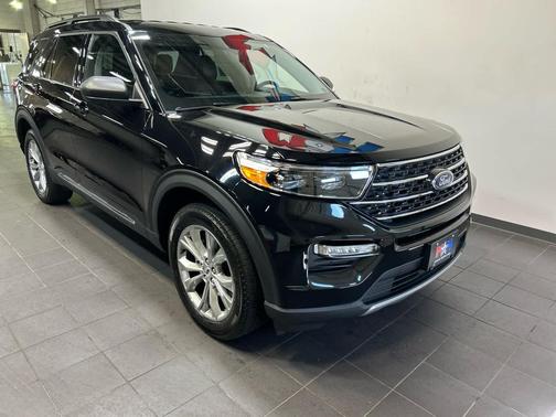 Agate Black Metallic 2024 Ford Explorer XLT