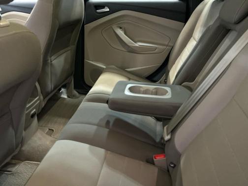 Magnetic 2016 Ford Escape SE