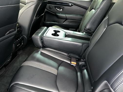 Crystal Black Pearl 2025 Honda Pilot EX-L
