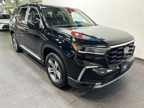 Crystal Black Pearl 2025 Honda Pilot EX-L