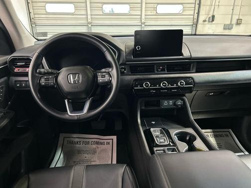 Crystal Black Pearl 2025 Honda Pilot EX-L
