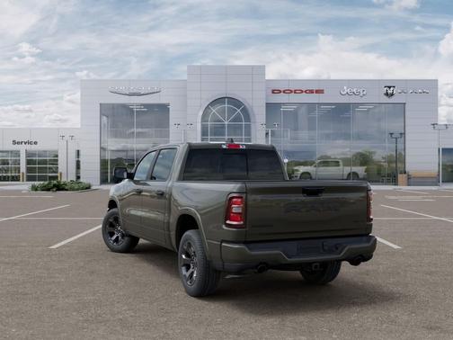 Tank 2027 RAM 1500 Big Horn/Lone Star
