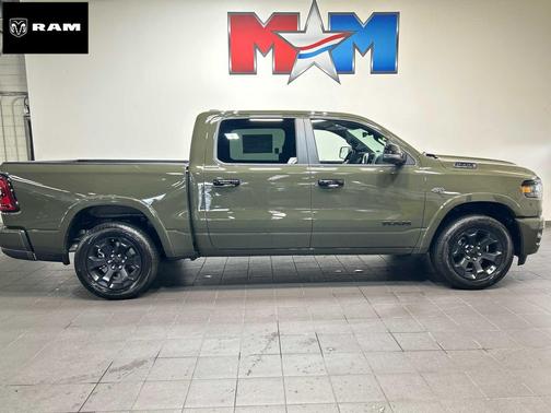 Tank 2027 RAM 1500 Big Horn/Lone Star