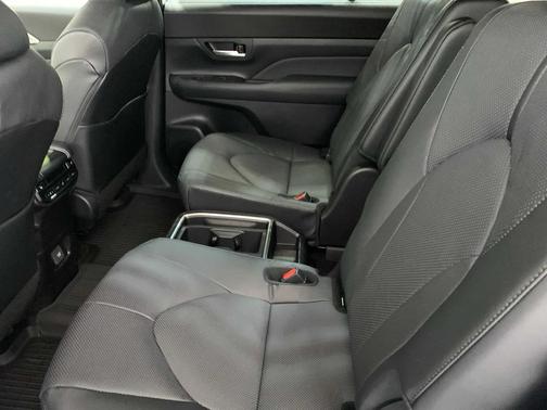 2026 Toyota Grand Highlander Hybrid Nightshade Edition