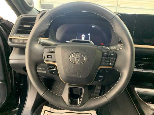 2025 Toyota Crown Signia Limited