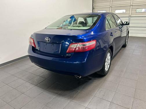 Blue Ribbon Metallic 2009 Toyota Camry XLE