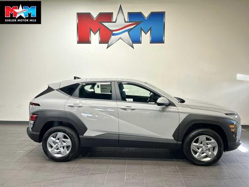 Cyber Gray Metallic 2027 Hyundai KONA SE