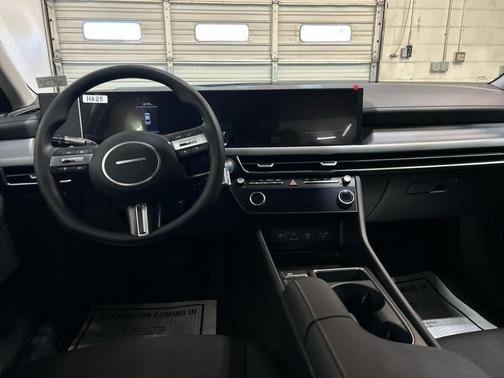 2026 Hyundai SONATA Hybrid Base