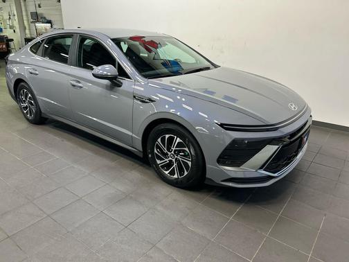 2026 Hyundai SONATA Hybrid Base