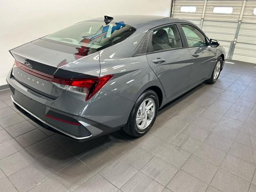 Ecotronic Gray 2026 Hyundai ELANTRA SE
