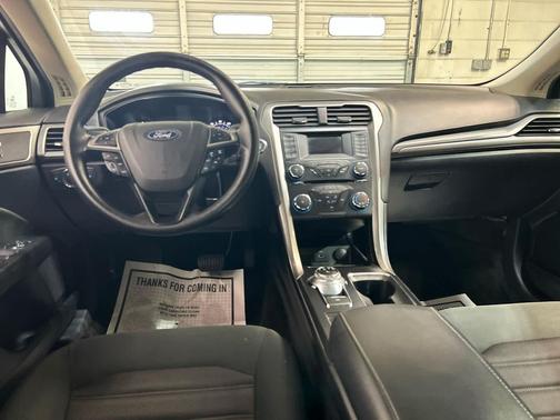 Oxford White 2018 Ford Fusion SE