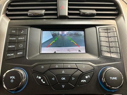 Oxford White 2018 Ford Fusion SE