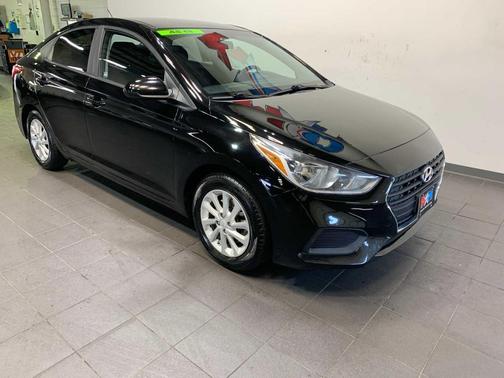 Absolute Black 2018 Hyundai Accent SEL