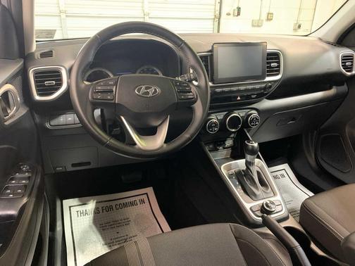 2022 Hyundai VENUE SEL