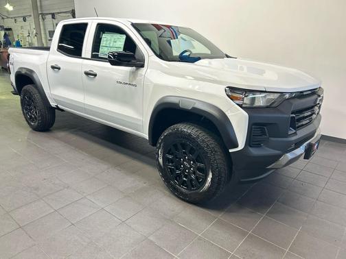 Summit White 2026 Chevrolet Colorado Trail Boss