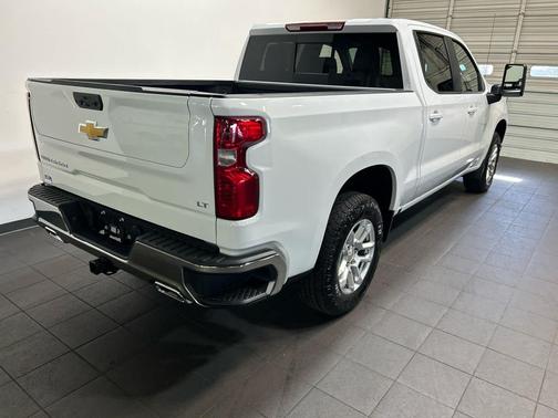 Summit White 2026 Chevrolet Silverado 1500 LT