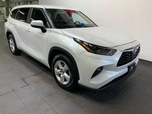 2024 Toyota Highlander LE