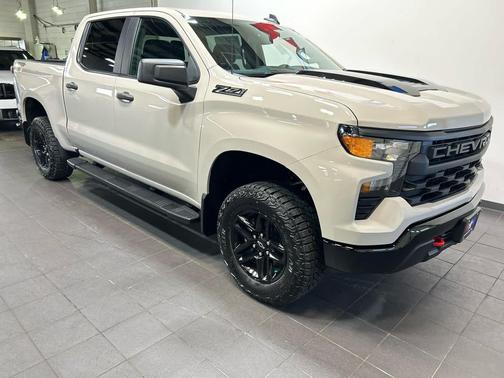 White Sands 2026 Chevrolet Silverado 1500 Custom Trail Boss