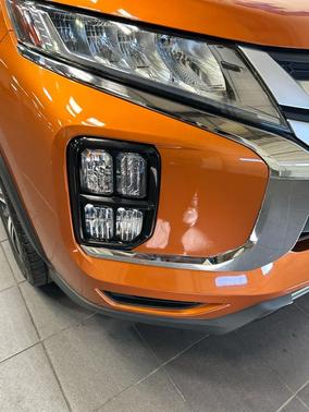Sunshine Orange Metallic 2021 Mitsubishi Outlander Sport 2.0 ES