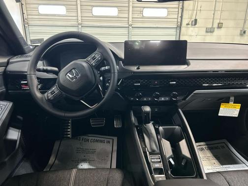 Crystal Black Pearl 2026 Honda Accord Hybrid Sport
