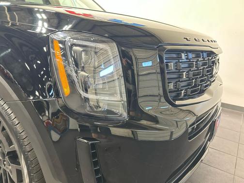 Ebony Black 2022 Kia Telluride EX