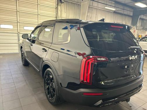 Ebony Black 2022 Kia Telluride EX