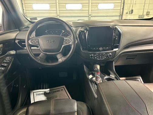 Sterling Gray Metallic 2023 Chevrolet Traverse RS