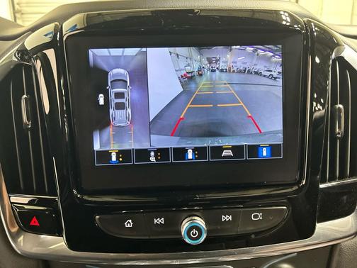 Sterling Gray Metallic 2023 Chevrolet Traverse RS