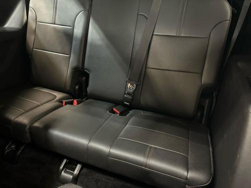 Sterling Gray Metallic 2023 Chevrolet Traverse RS