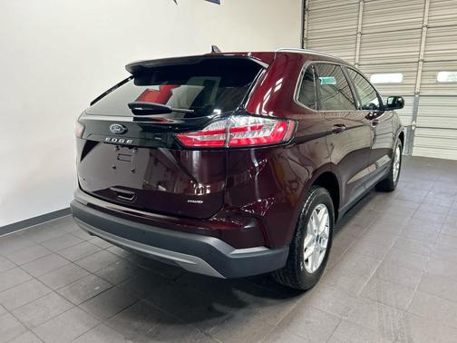 Burgundy Velvet Metallic Tinted Clearcoat 2022 Ford Edge SEL