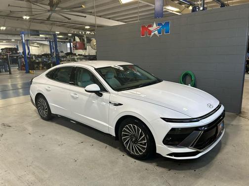 2025 Hyundai SONATA Hybrid SE
