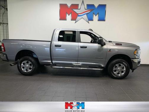 2024 RAM 2500 Big Horn Crew Cab 4x4 6'4' Box