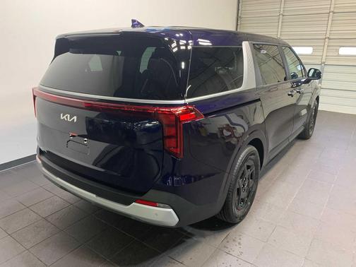 DEEP CHROME BLU 2026 Kia Carnival LXS