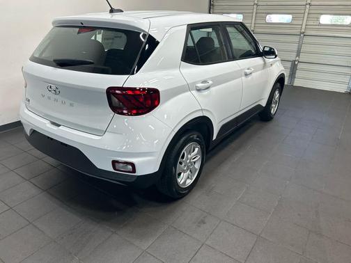Lunar White 2026 Hyundai VENUE SE