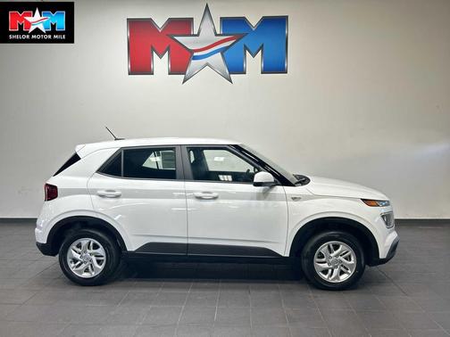 Lunar White 2026 Hyundai VENUE SE