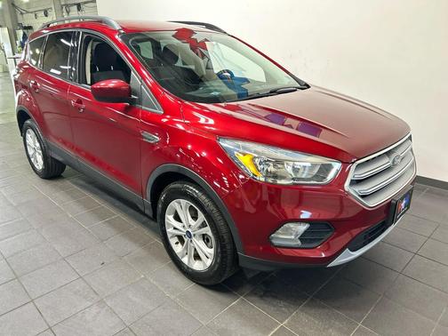 RUBY RED METALLIC TINTED CC 2018 Ford Escape SE
