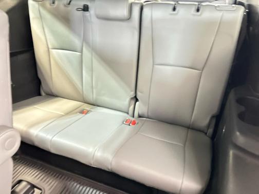 Moon Dust 2022 Toyota Highlander XLE