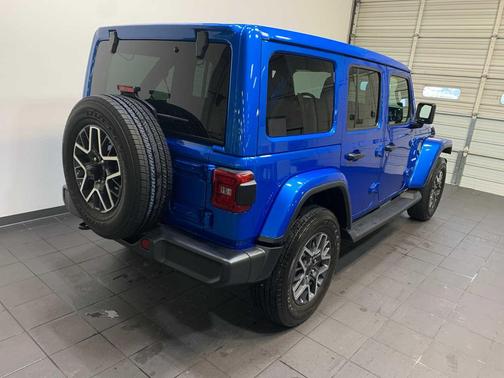 2024 Jeep Wrangler 4-Door Sahara 4x4