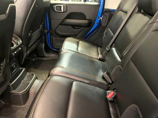 2024 Jeep Wrangler 4-Door Sahara 4x4