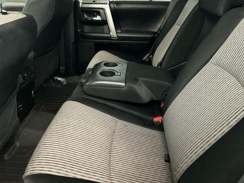 Classic Silver Metallic 2014 Toyota 4Runner SR5