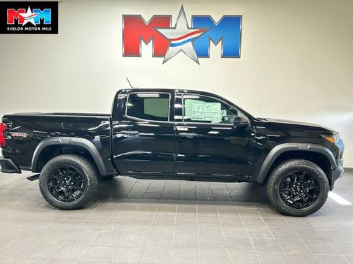 Black 2026 Chevrolet Colorado Trail Boss