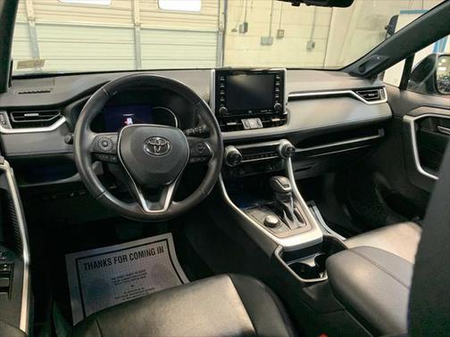 2021 Toyota RAV4 Hybrid SE