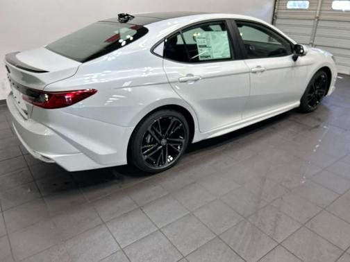 Wind Chill Pearl 2026 Toyota Camry XSE