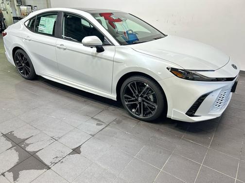 Wind Chill Pearl 2026 Toyota Camry XSE