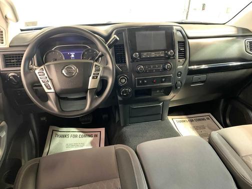 2022 Nissan Titan SV