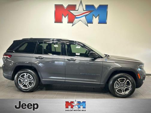 Baltic Gray Metallic Clearcoat 2023 Jeep Grand Cherokee 4xe Trailhawk