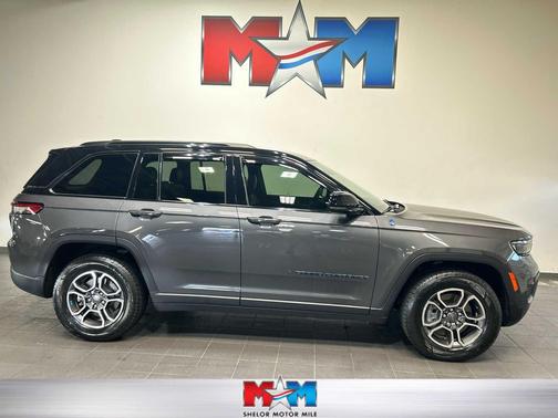 Baltic Gray Metallic Clearcoat 2023 Jeep Grand Cherokee 4xe Trailhawk
