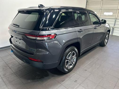 Baltic Gray Metallic Clearcoat 2023 Jeep Grand Cherokee 4xe Trailhawk