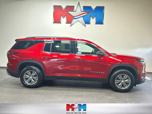 Radiant Red Tintcoat 2025 Chevrolet Traverse LT