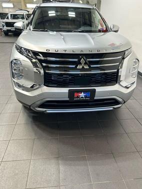 Alloy Silver Metallic 2026 Mitsubishi Outlander SE S-AWC